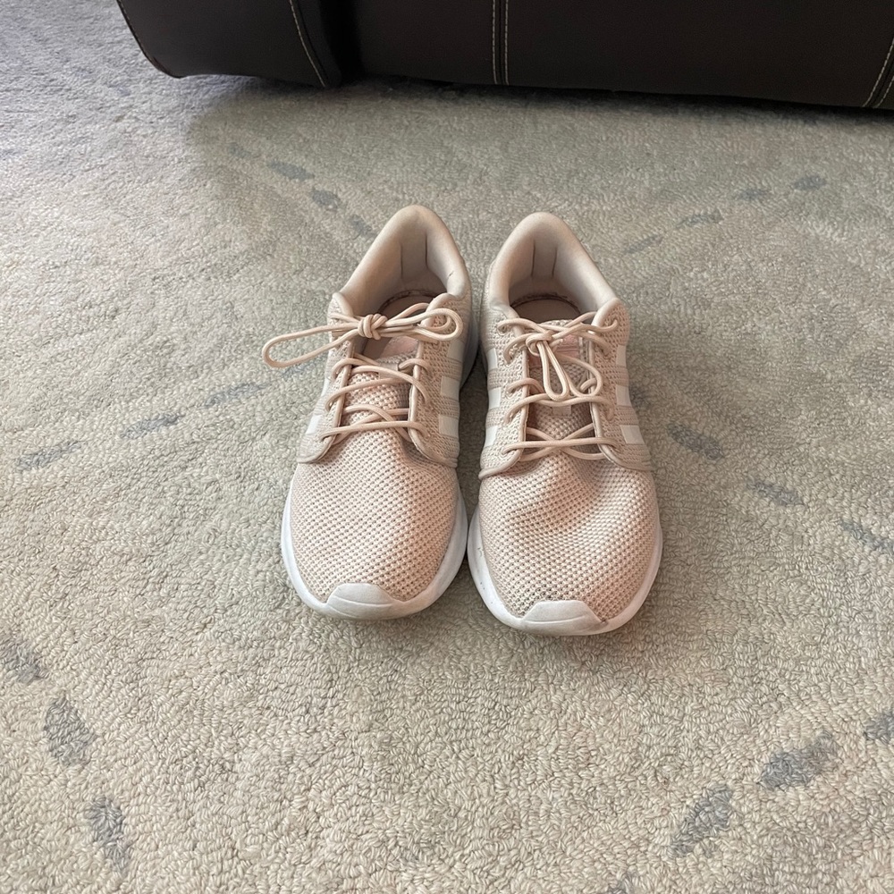 Womens Adidas cloud foam sneakers size 8.5